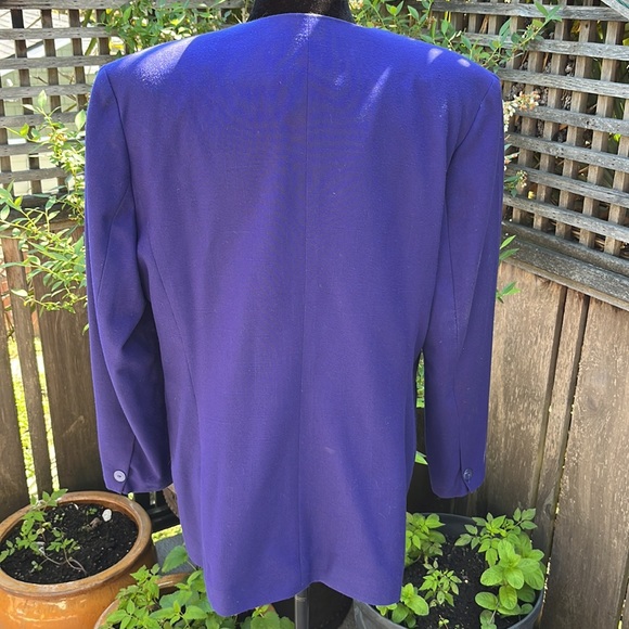 Size 14, Shorts and Matching Blazer, Suit. Gorgeous Royal Saphire Blue. - Picture 4 of 15